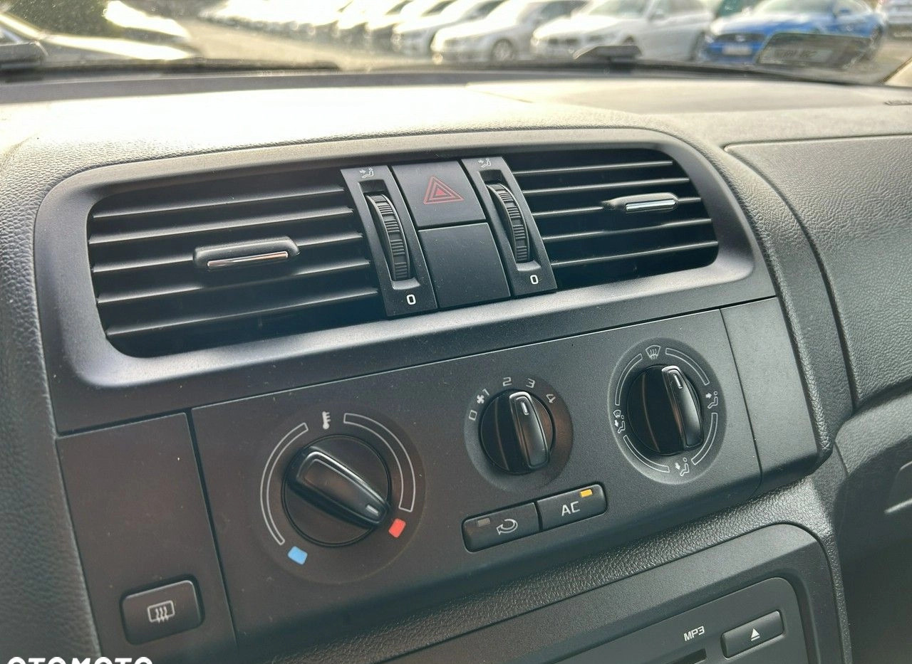 Skoda Roomster cena 24900 przebieg: 74000, rok produkcji 2011 z Ożarów Mazowiecki małe 106